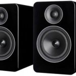 Active bookshelf speakers